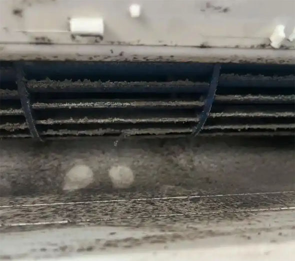 宁城空调吹的风有股烧焦味是怎么回事